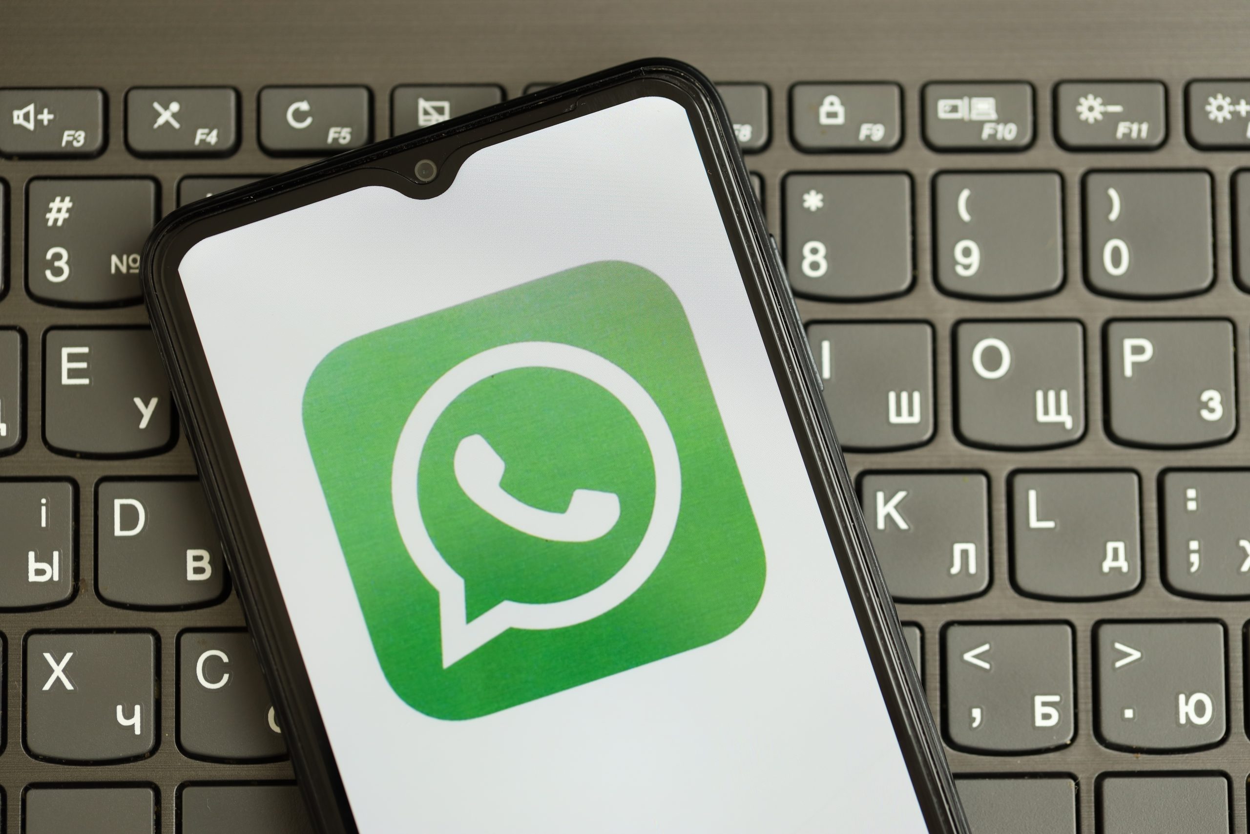 Why your WhatsApp profile pictures appear blurry and how to fix them